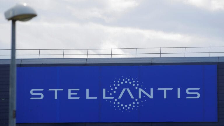 Stellantis Hisseleri Çakıldı! Nedenleri ve Beklentiler
